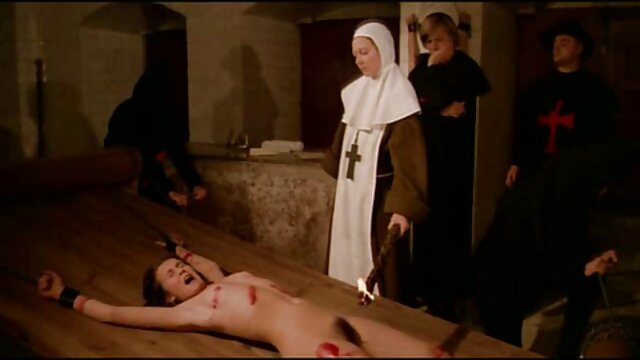 عالی :  یک خانم بلوند با فیلم سکس با زن زیبا پستان های کوچک است باز کردن کس او را به مایع منی در داخل کلیپ های فیلم 